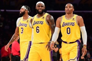 开云体育下载网址-输灰熊韦少再度拉垮，为什么湖人一定不能放弃他？