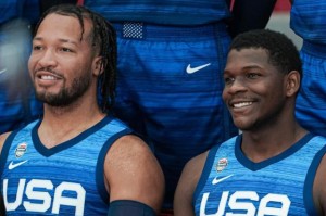 开云体育娱乐网址-美国男篮输陪练闹尴尬 坎宁安扮演东契奇统治全场